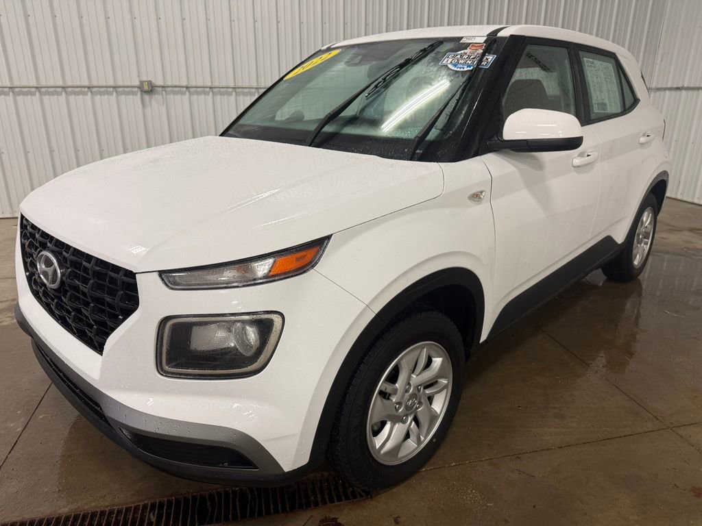 Certified 2022 Hyundai Venue SE w/ Cargo Package FWD image 7