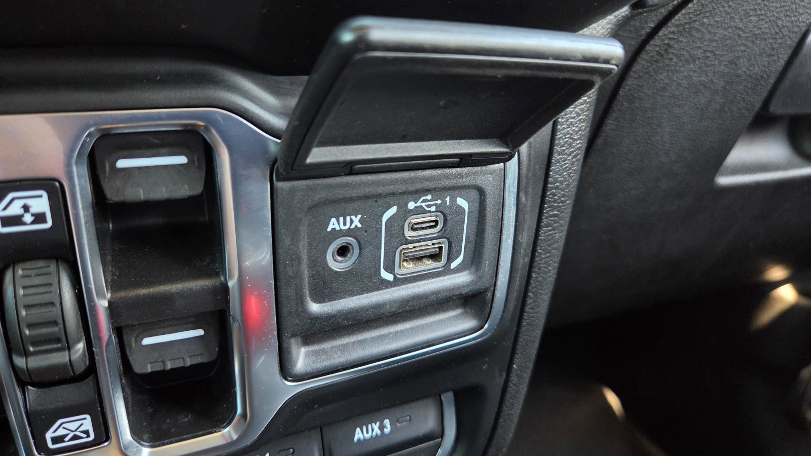 Used 2023 Jeep Wrangler Sahara w/ Cold Weather Group image 35