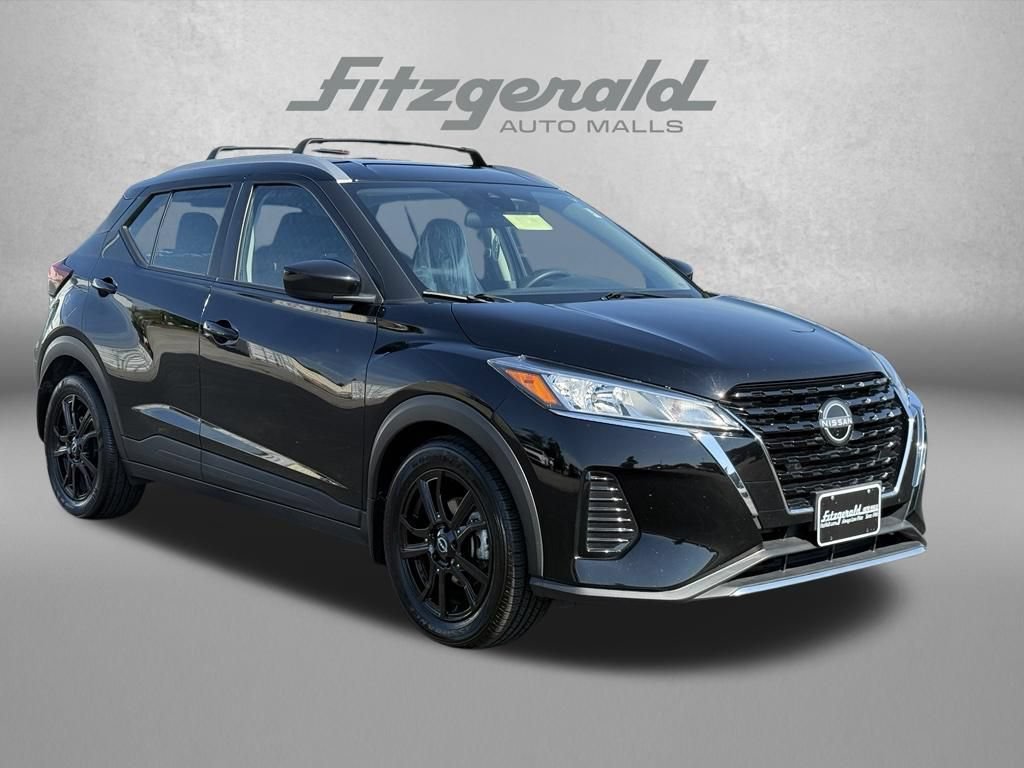 Used 2023 Nissan Kicks SV w/ Exterior Package FWD image 1