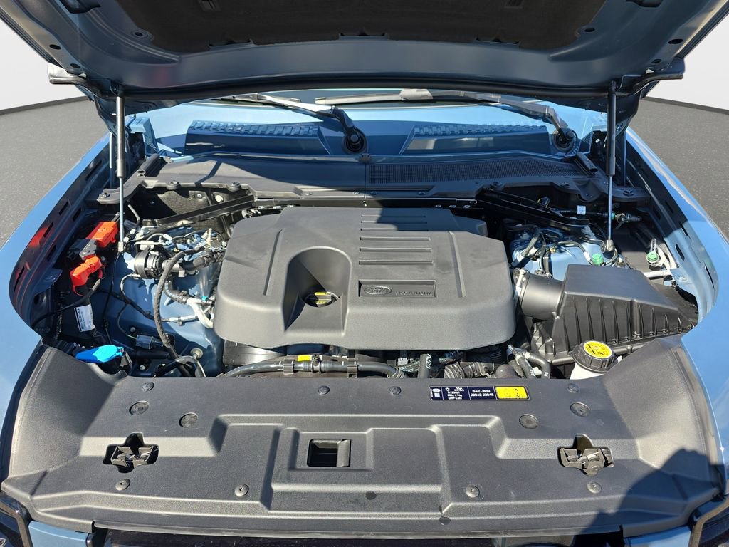 New 2026 Land Rover Defender 110 X-Dynamic SE image 31