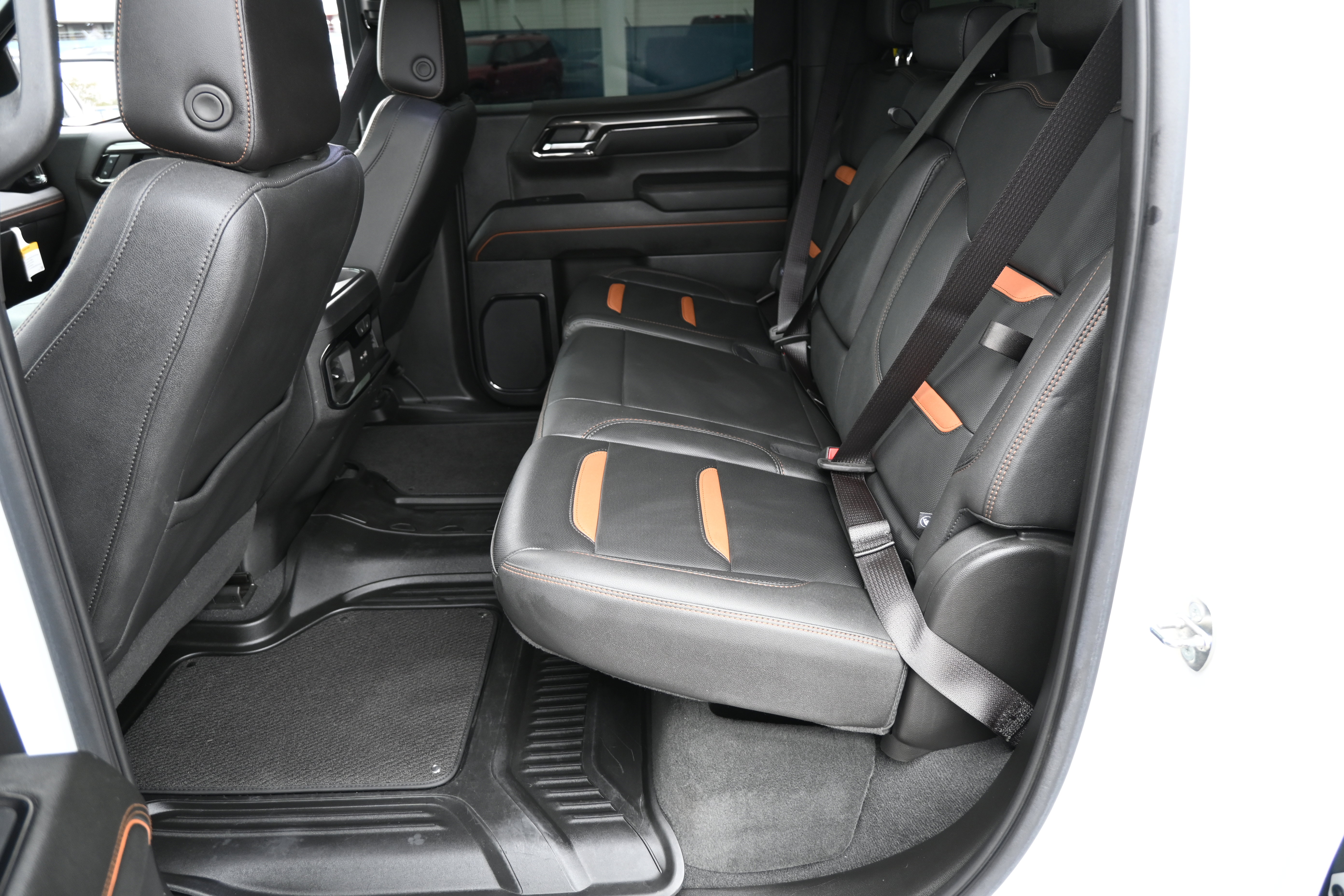 Used 2023 GMC Sierra 1500 AT4 w/ AT4 Premium Package image 34