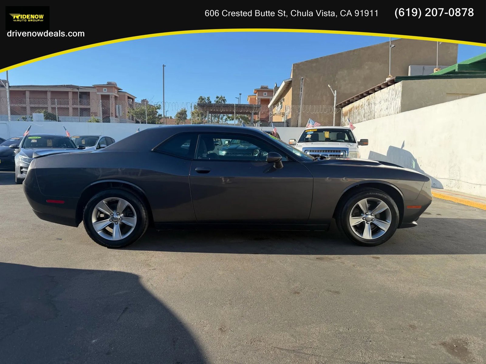 Used 2019 Dodge Challenger SXT image 4