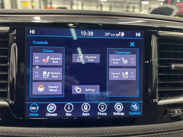 Used 2020 Chrysler Pacifica Limited image 28