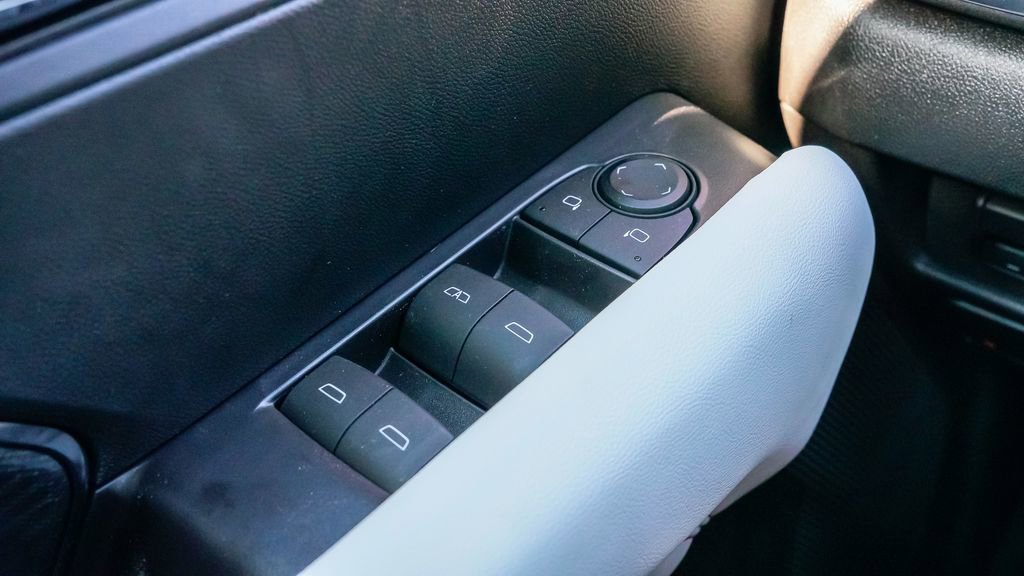 Used 2024 GMC Canyon AT4X w/ AT4X AEV Edition image 28