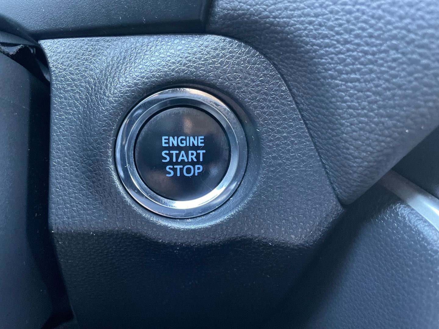 Used 2019 Toyota RAV4 XLE Premium w/ Cold Weather Package AWD/4WD image 37