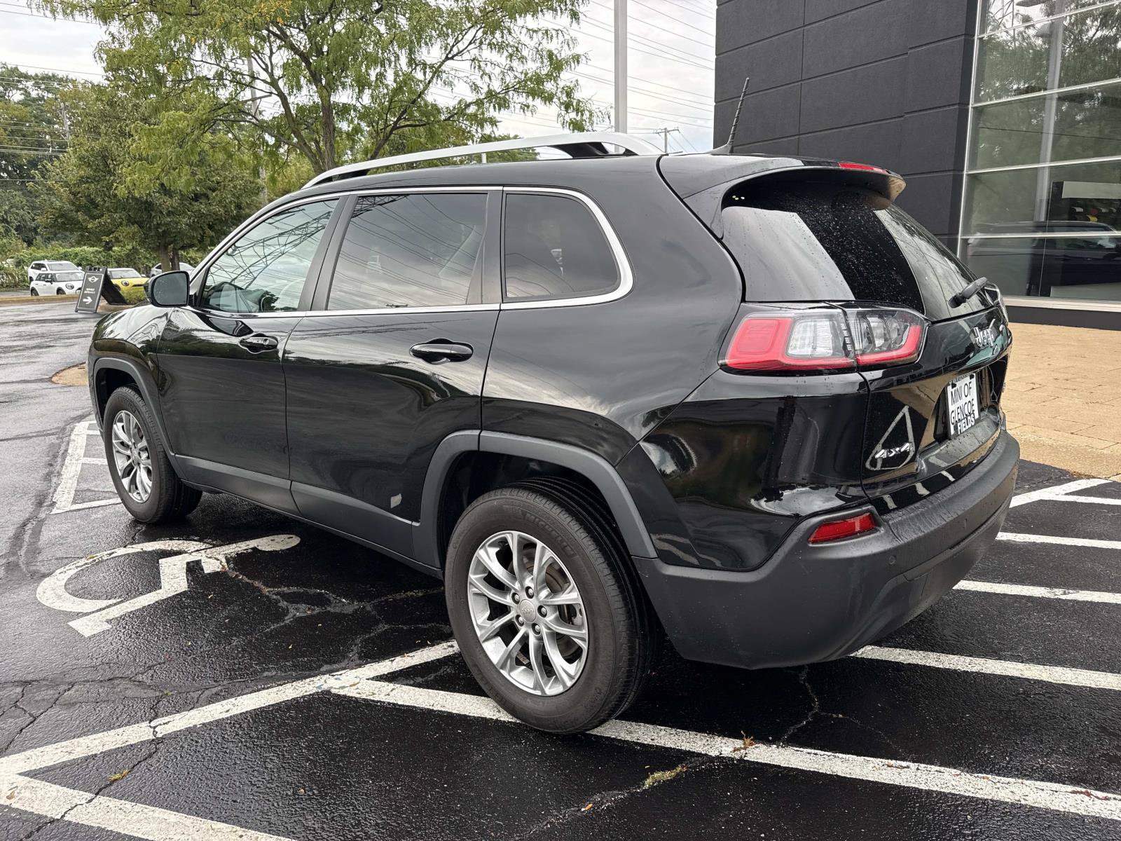 Used 2020 Jeep Cherokee Latitude Plus w/ Comfort/Convenience Group AWD/4WD image 8