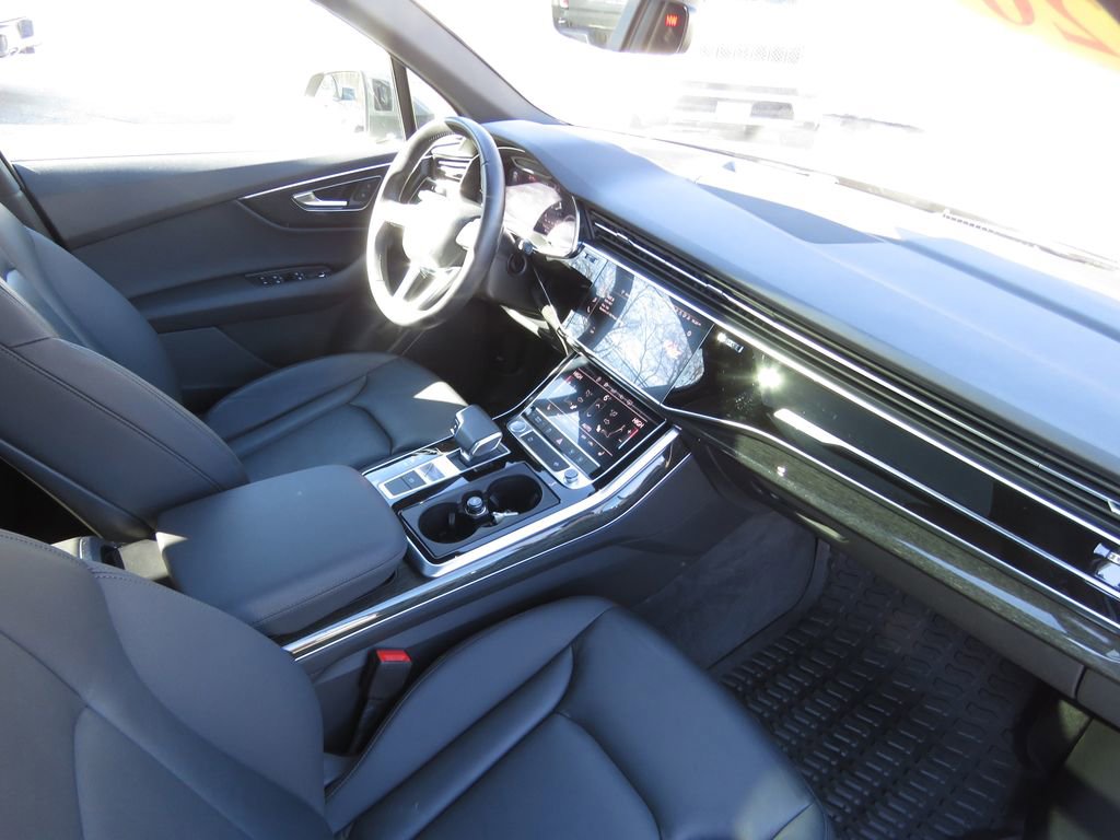 Used 2020 Audi Q7 3.0T Premium w/ Convenience Package image 14