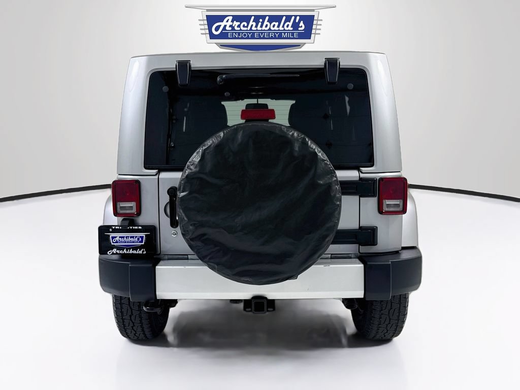 Used 2014 Jeep Wrangler Unlimited Sahara w/ Connectivity Group AWD/4WD image 7