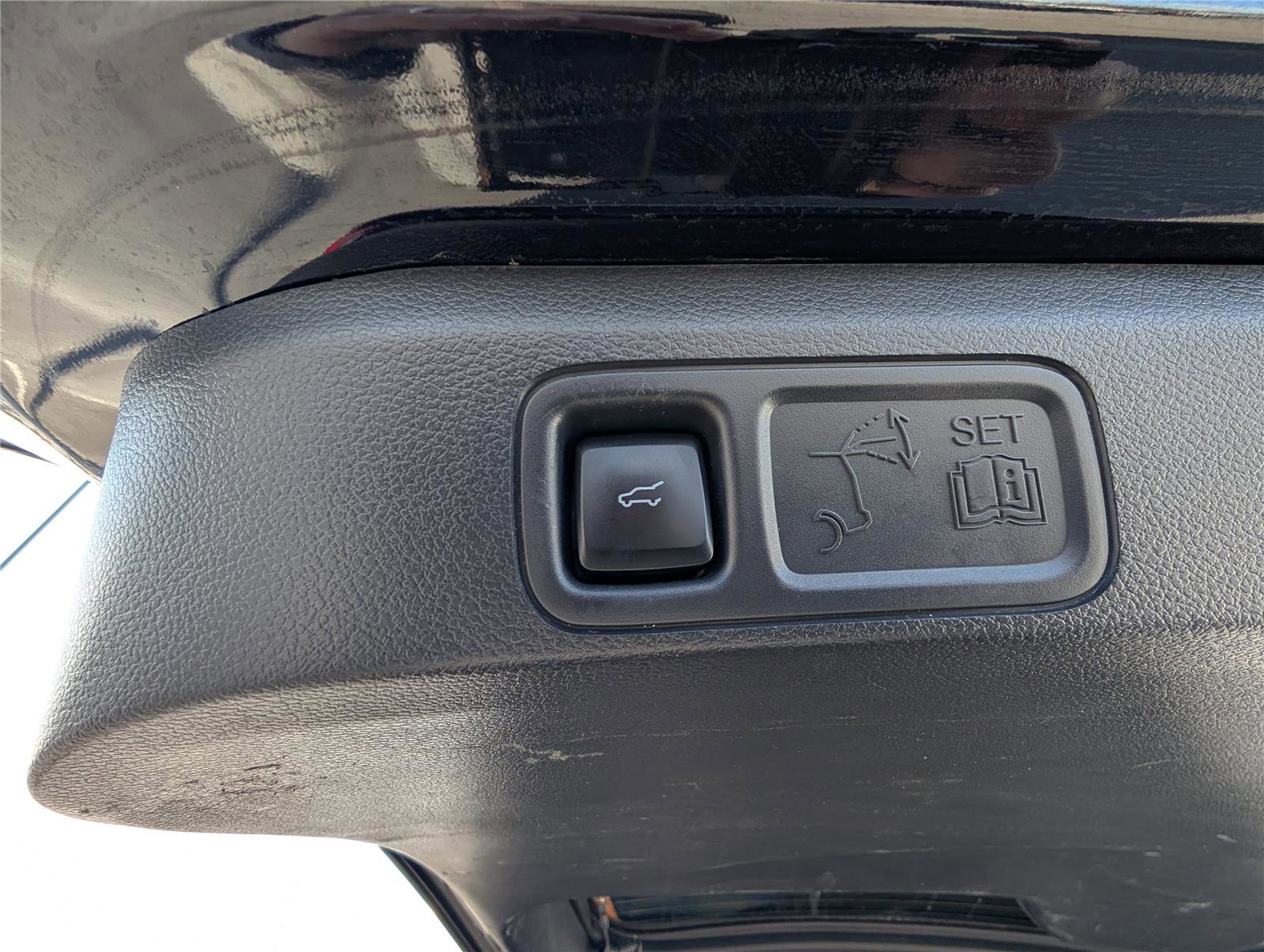 Used 2024 Ford Expedition Limited image 13