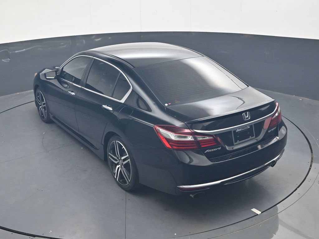 Used 2017 Honda Accord Sport image 22