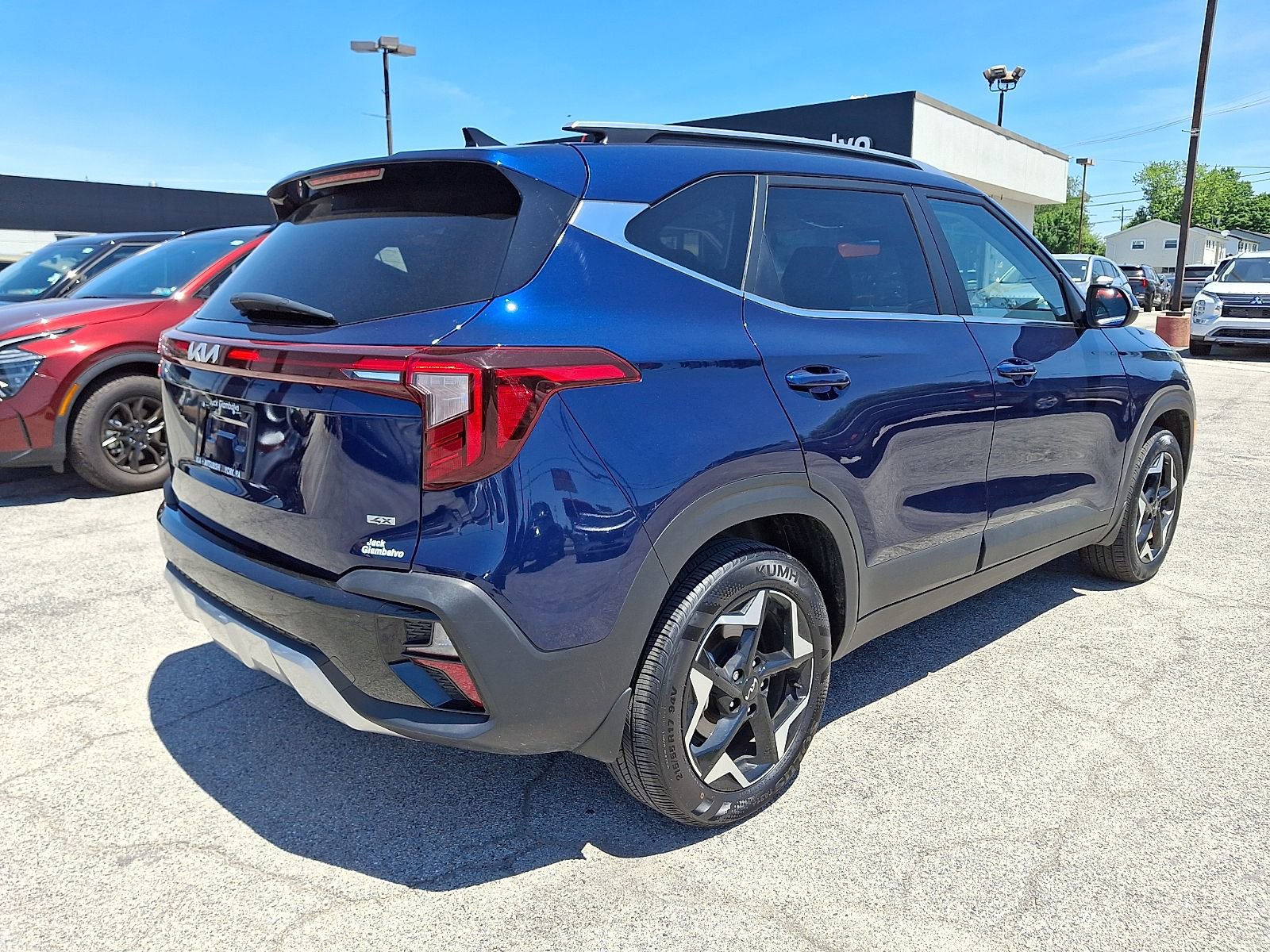 Used 2025 Kia Seltos EX AWD/4WD image 7