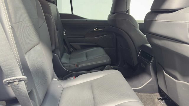 Used 2024 Lexus GX 550 w/ Cold Area Package AWD/4WD image 16