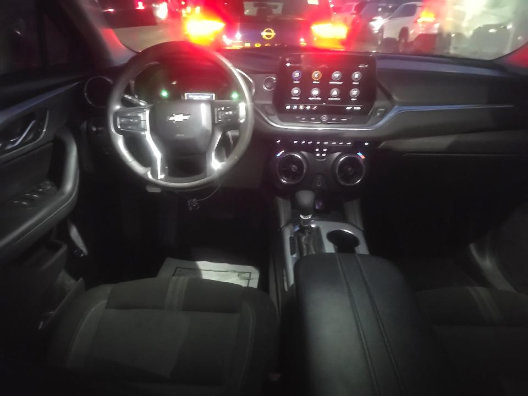 Used 2024 Chevrolet Blazer LT w/ Convenience Package FWD image 6