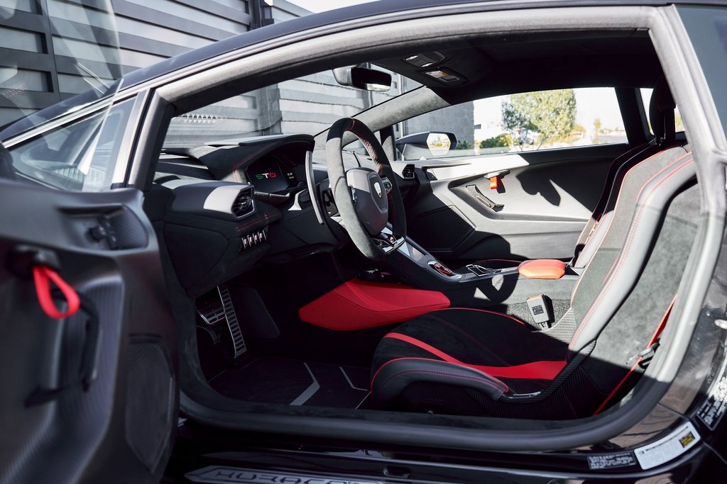 Used 2024 Lamborghini Huracan STO image 37
