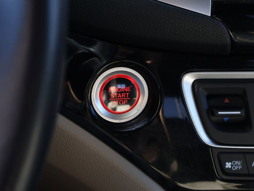 Used 2018 Honda Pilot Touring image 34