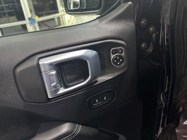 Used 2021 Jeep Wrangler Unlimited Sahara image 16