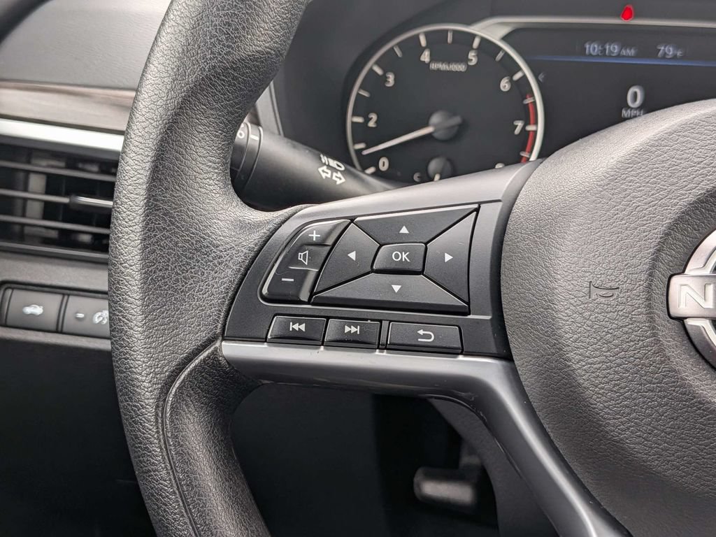 Used 2025 Nissan Altima 2.5 SV FWD image 22
