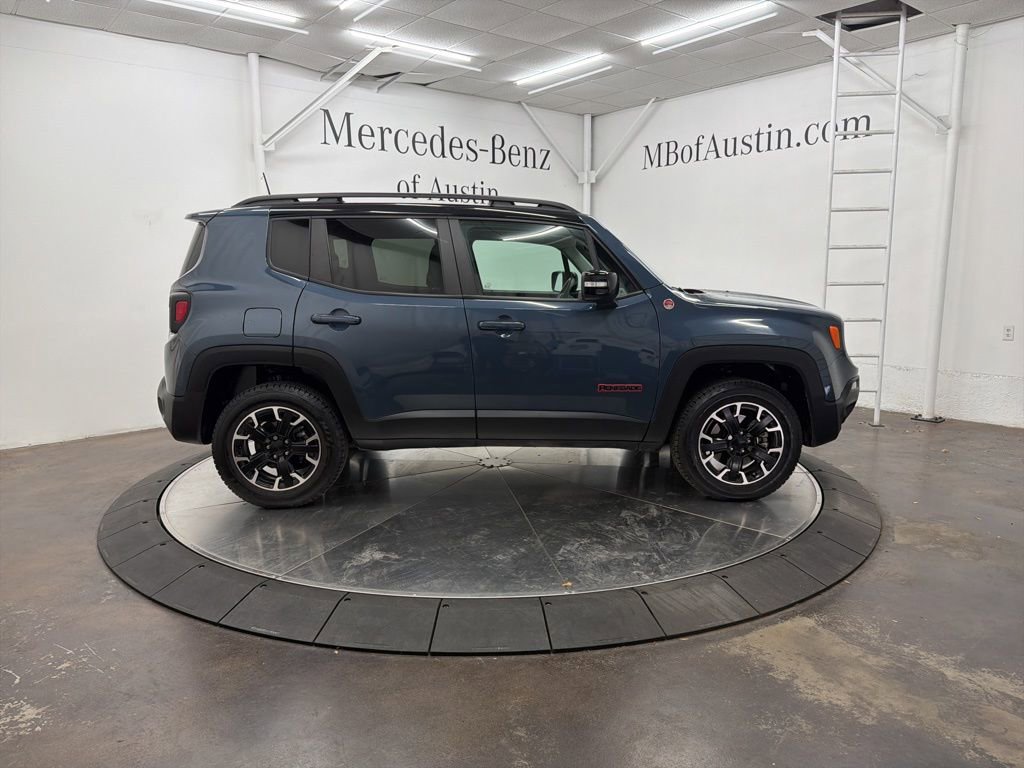 Used 2023 Jeep Renegade Trailhawk w/ Trailhawk Elite Group AWD/4WD image 8