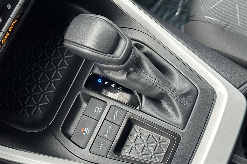 Used 2025 Toyota RAV4 XLE image 24