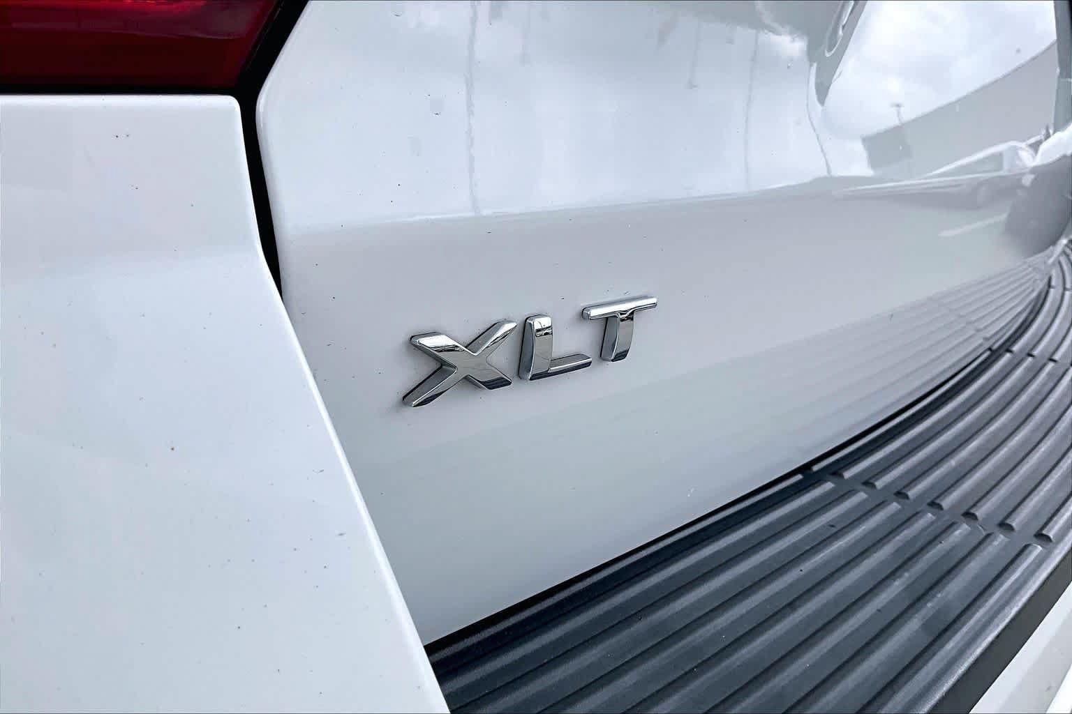 Used 2019 Ford Expedition XLT w/ Equipment Group 202A AWD/4WD image 10