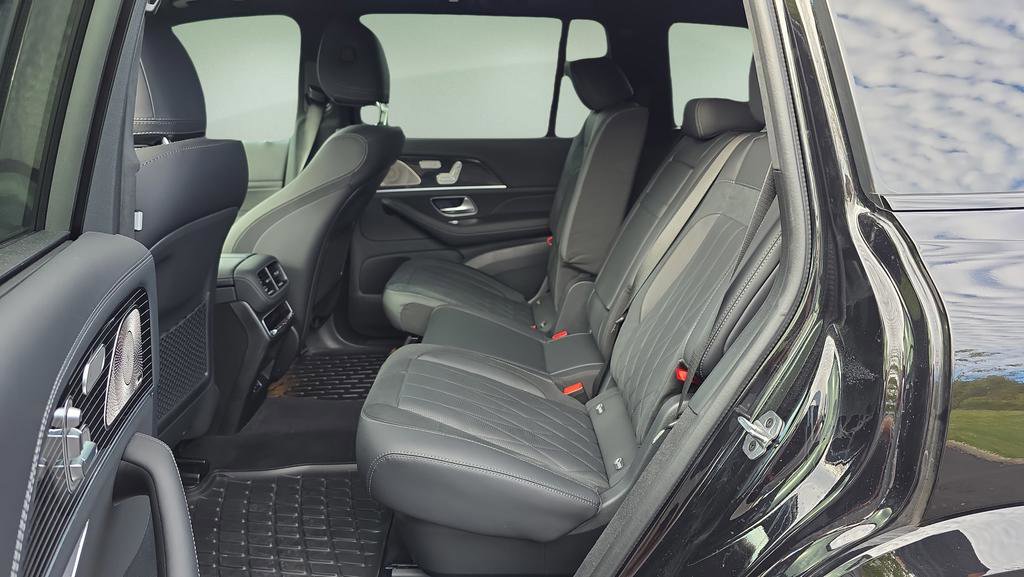 Used 2025 Mercedes-Benz GLS 63 AMG 4MATIC image 32