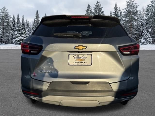 Used 2025 Chevrolet Blazer LT image 4