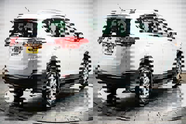 Used 2015 Toyota RAV4 XLE image 4