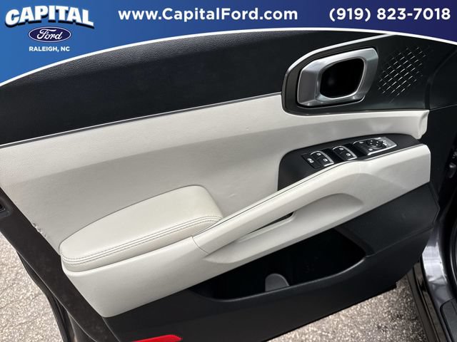 Used 2022 Kia Sorento EX w/ Panoramic Sunroof Package FWD image 20
