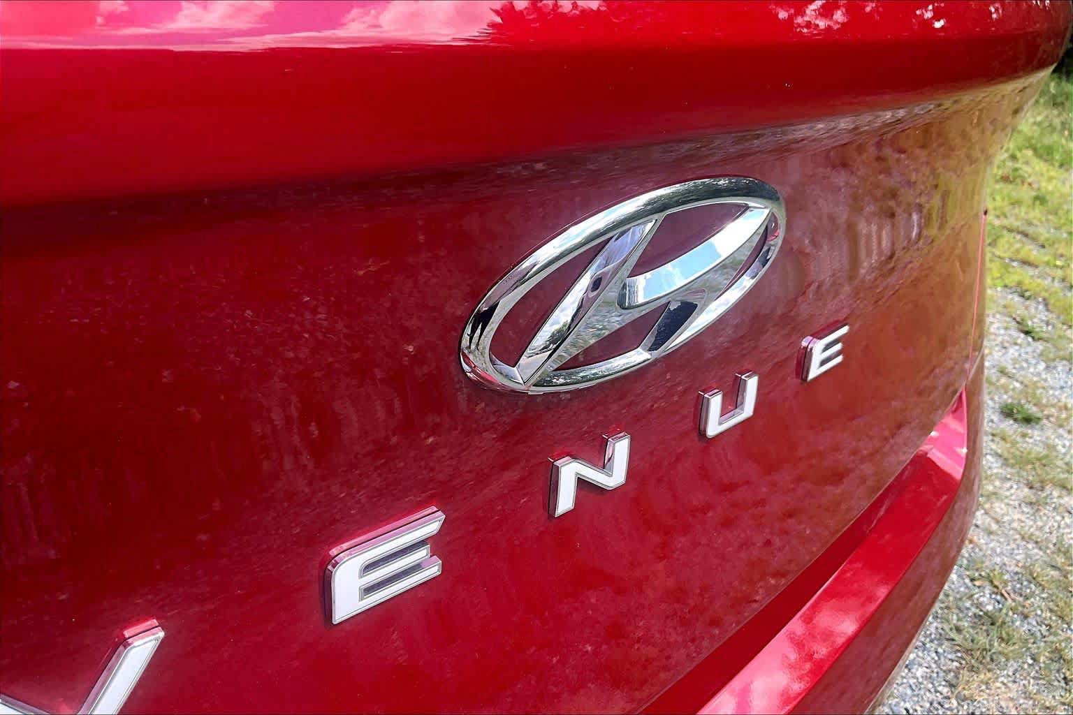 Used 2025 Hyundai Venue SE FWD image 31