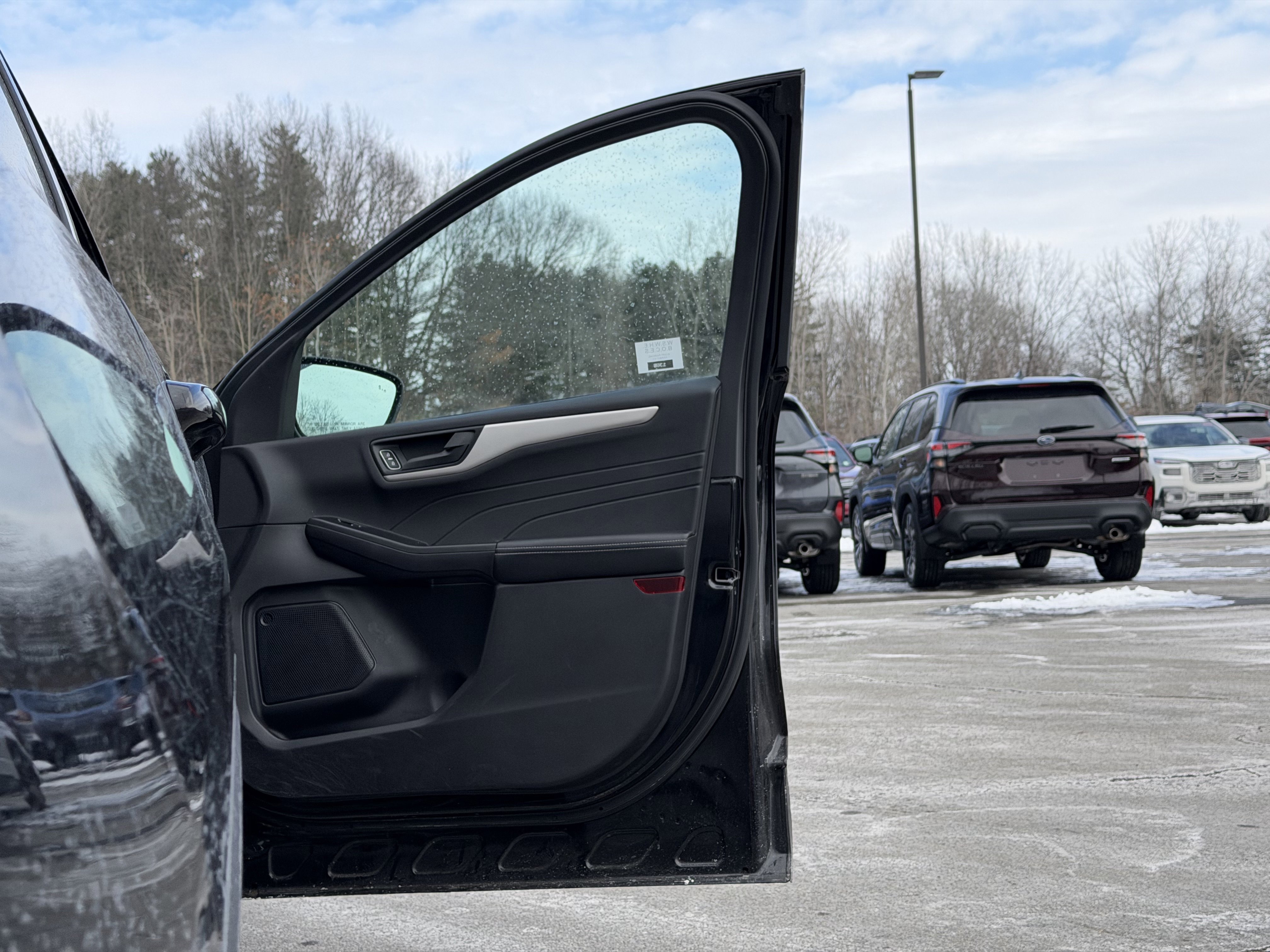 Used 2022 Ford Escape SE w/ Cold Weather Package image 32