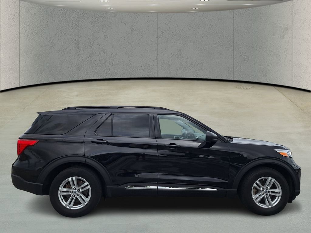 Used 2023 Ford Explorer XLT w/ Equipment Group 202A image 6