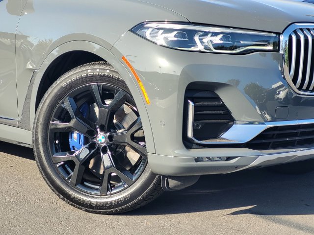 Used 2021 BMW X7 xDrive40i w/ Premium Package AWD/4WD image 9