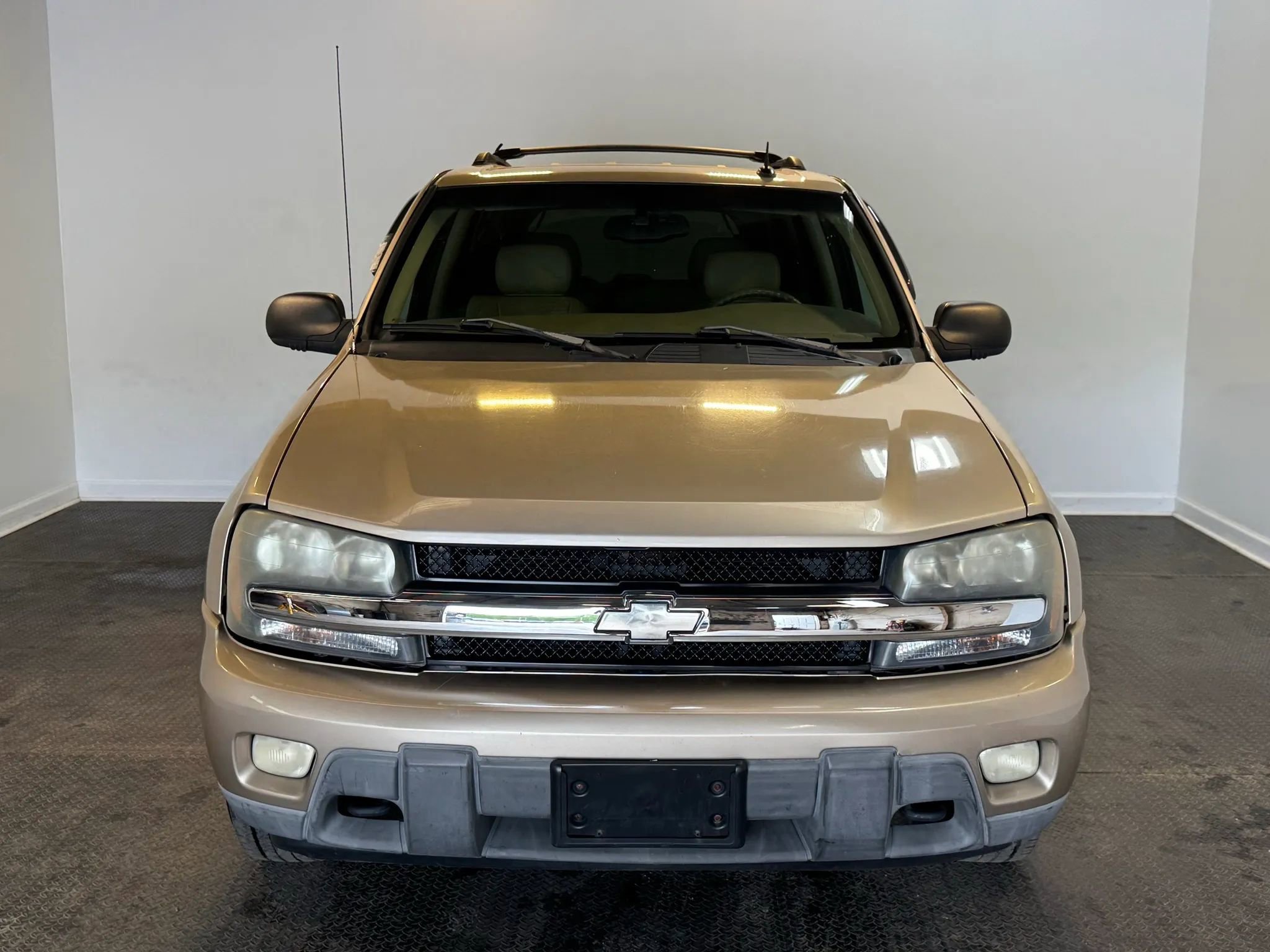 Used 2004 Chevrolet TrailBlazer LT w/ LT Preferred Equipment Group AWD/4WD image 2