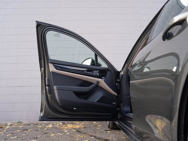 New 2026 Porsche Panamera 4 image 15