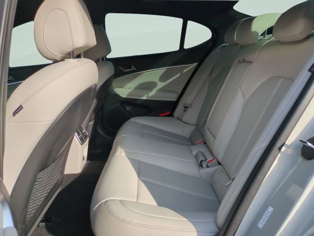 Certified 2025 Genesis G70 2.5T AWD/4WD image 12