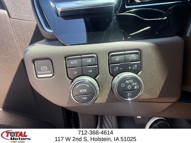 Used 2023 Chevrolet Silverado 1500 LTZ AWD/4WD image 19