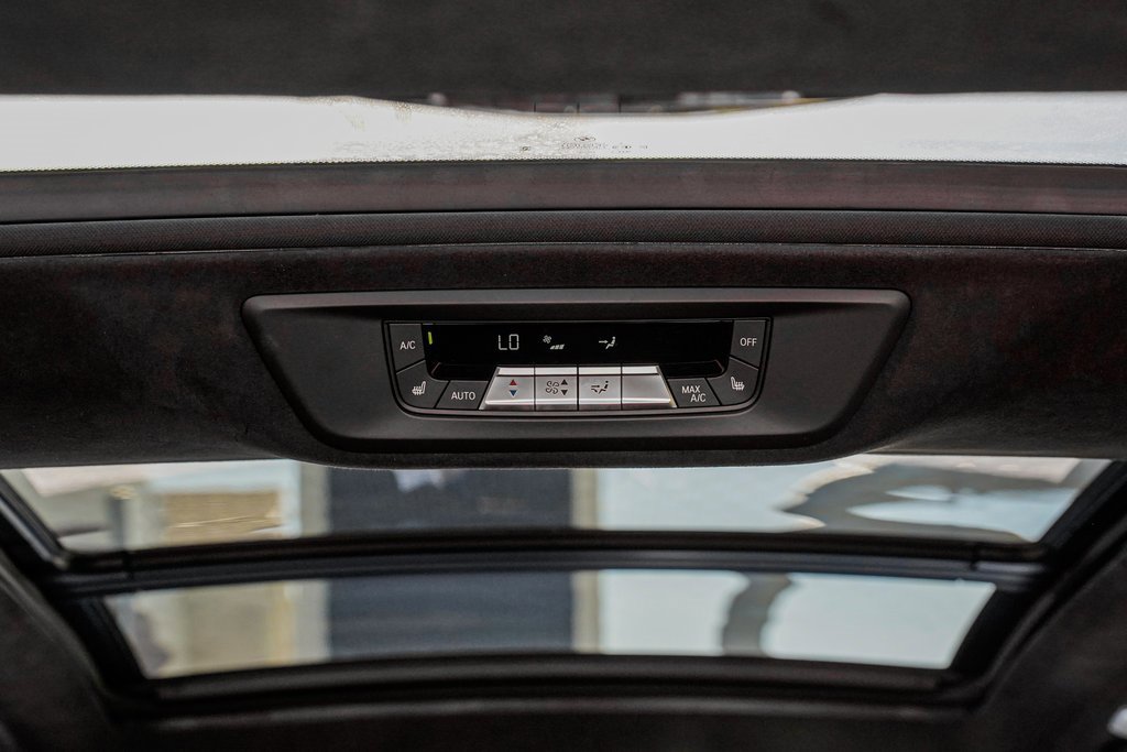 Used 2025 BMW X7 M60i image 23