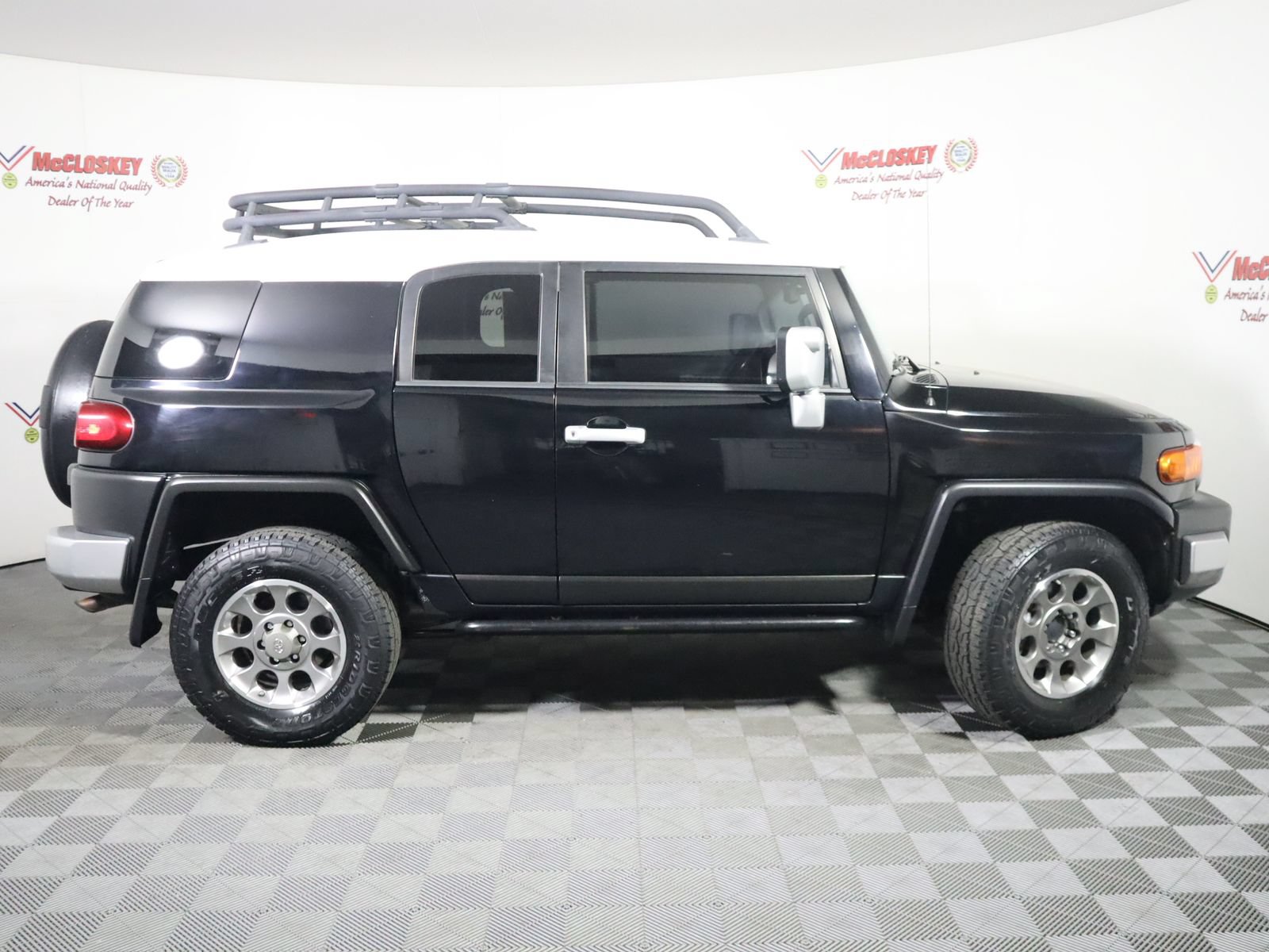 Used 2011 Toyota FJ Cruiser 4WD w/ Upgrade Pkg image 3