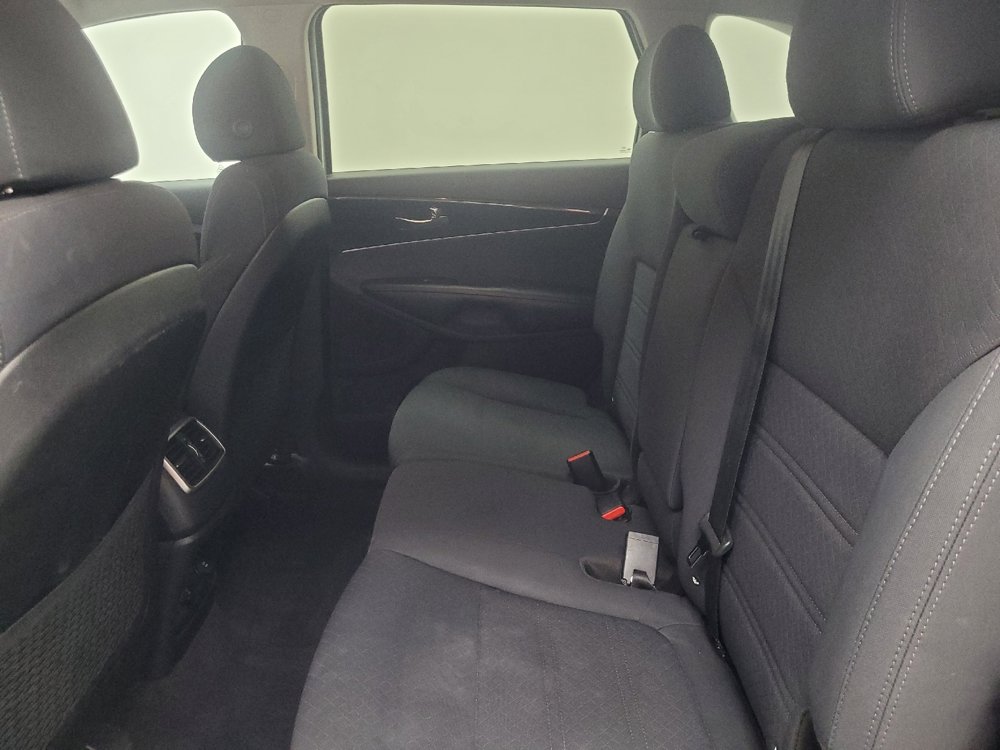 Used 2018 Kia Sorento FWD image 18