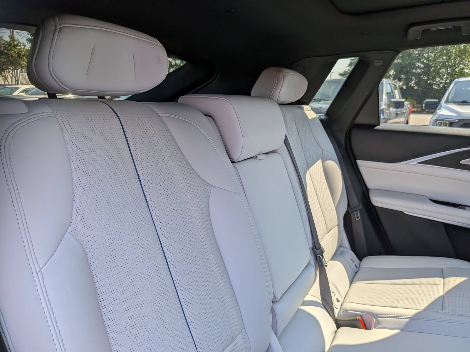 Used 2024 Cadillac Lyriq Sport RWD image 34