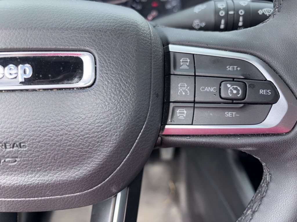 Used 2025 Jeep Compass Limited AWD/4WD image 15