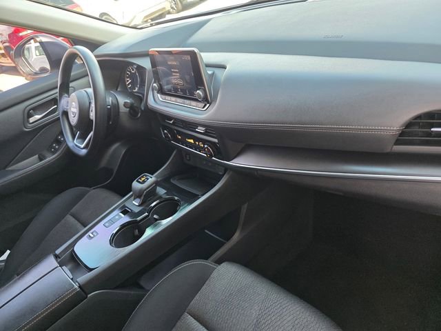 Used 2024 Nissan Rogue SV image 16