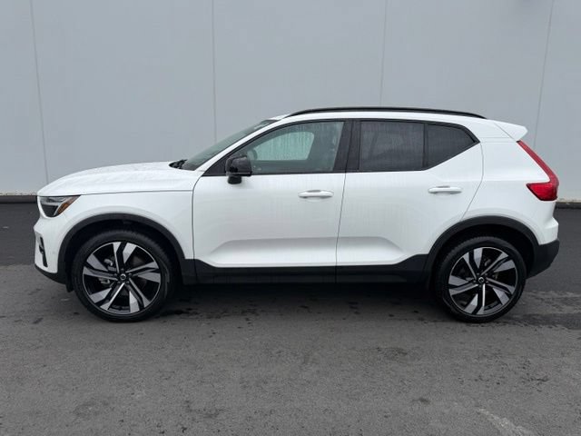 Used 2024 Volvo XC40 B5 Plus w/ Climate Package AWD/4WD image 10
