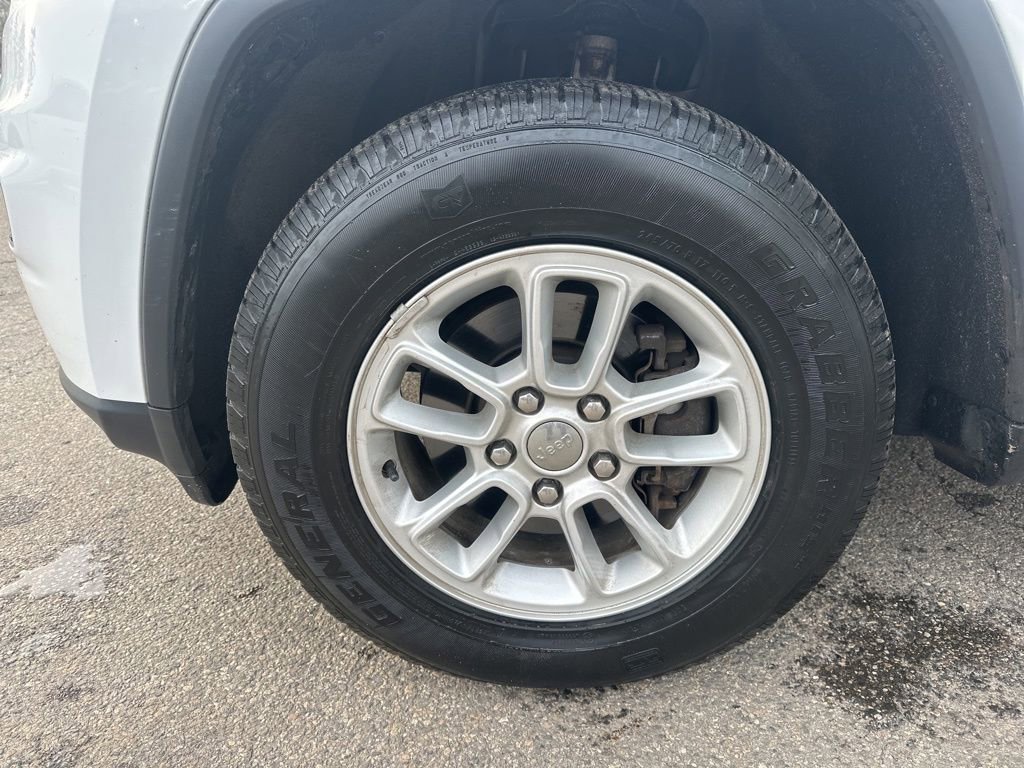 Used 2018 Jeep Grand Cherokee Laredo image 33