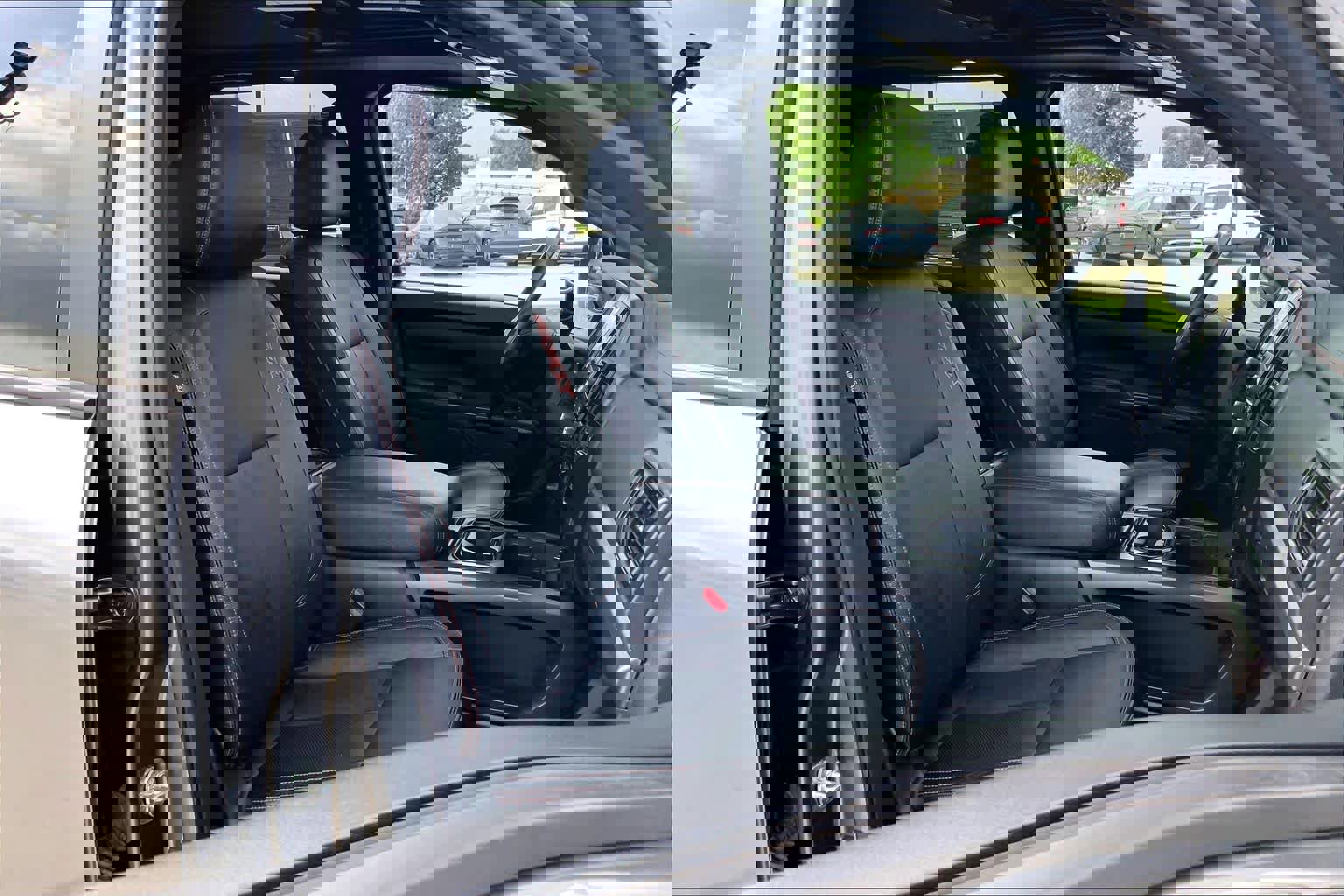 Used 2022 Nissan Titan PRO-4X w/ Pro-4x Convenience Package image 9