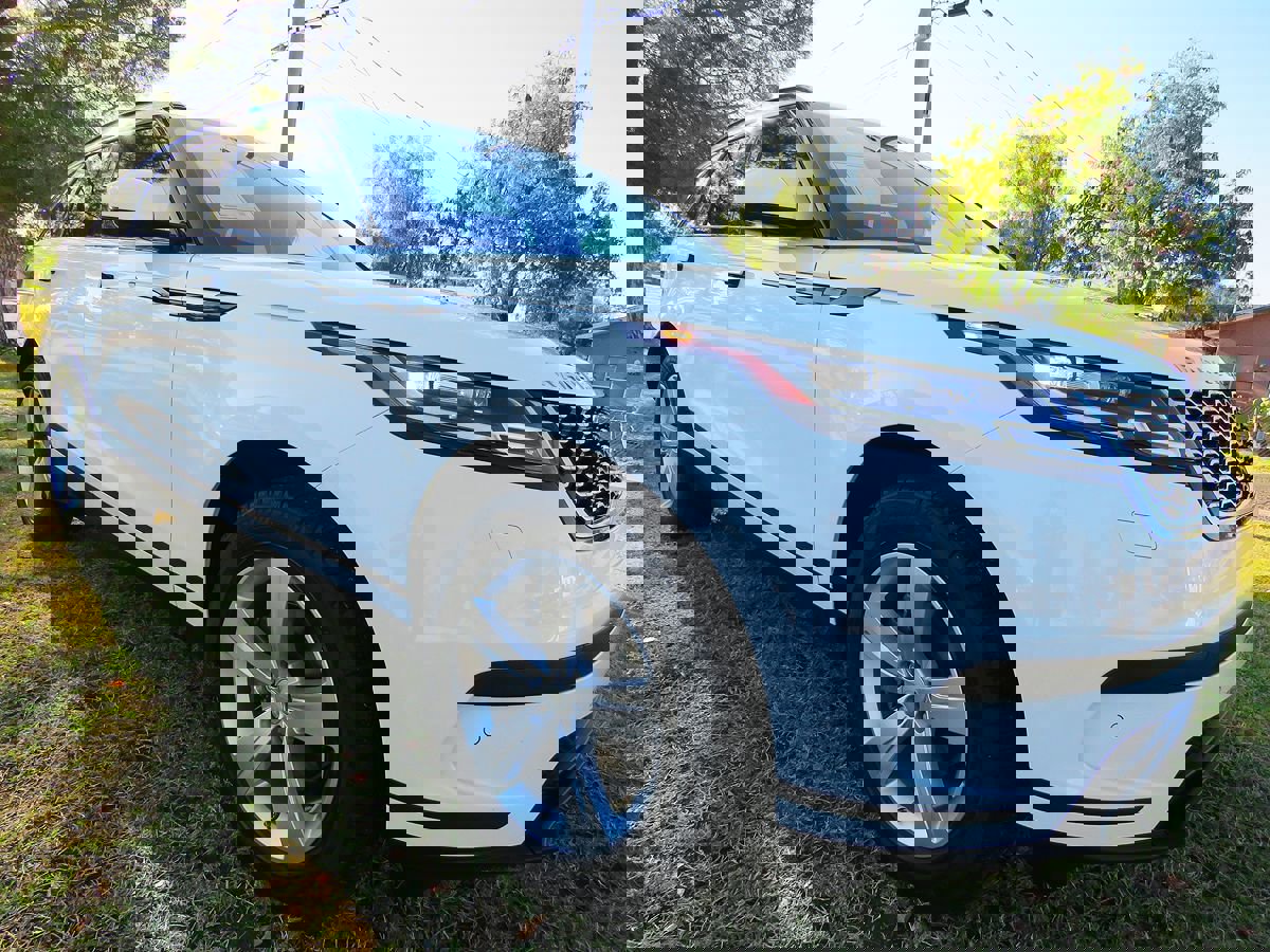 Used 2019 Land Rover Range Rover Velar S image 10