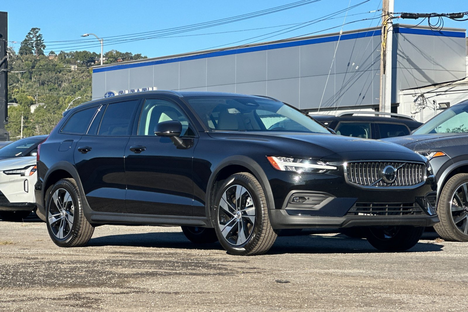 New 2026 Volvo V60 B5 Cross Country Plus w/ Climate Package AWD/4WD image 9