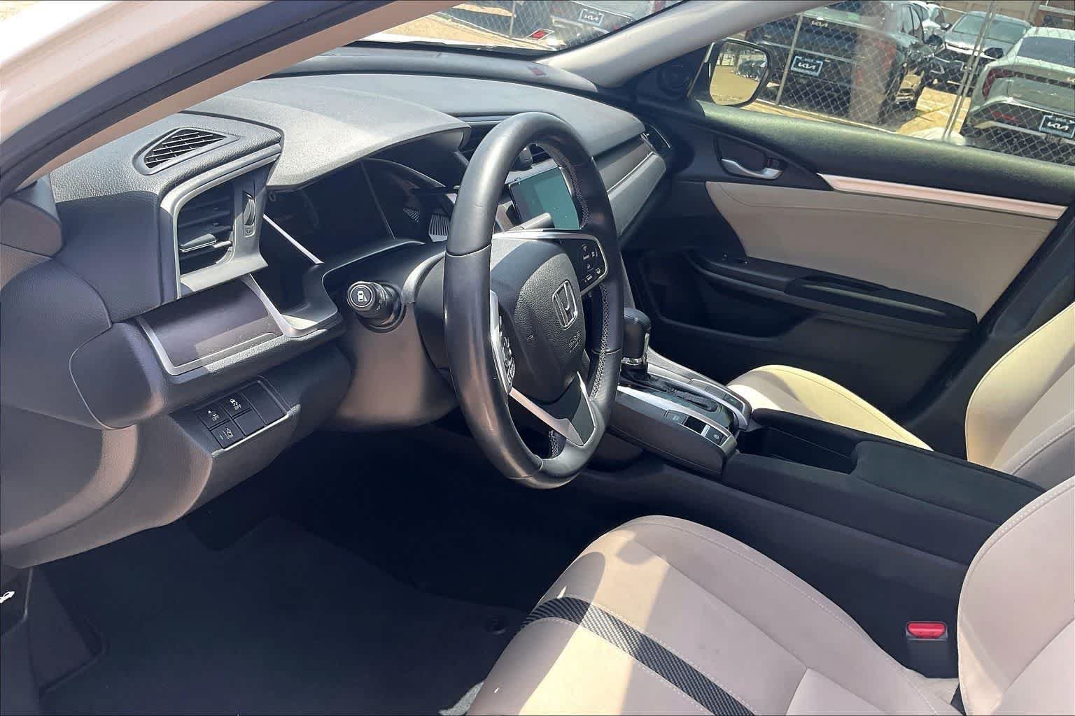 Used 2018 Honda Civic EX-T image 2