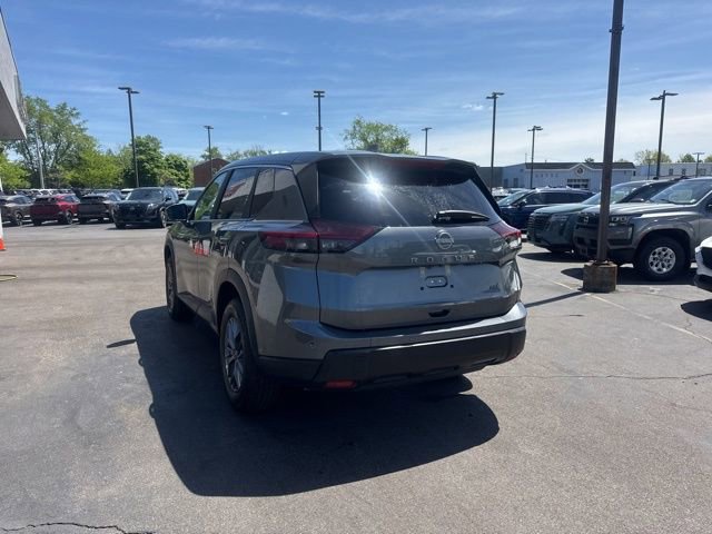 Used 2026 Nissan Rogue SV AWD/4WD image 4