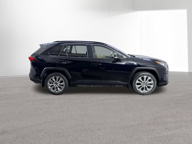 Used 2019 Toyota RAV4 XLE Premium w/ Cold Weather Package AWD/4WD image 36